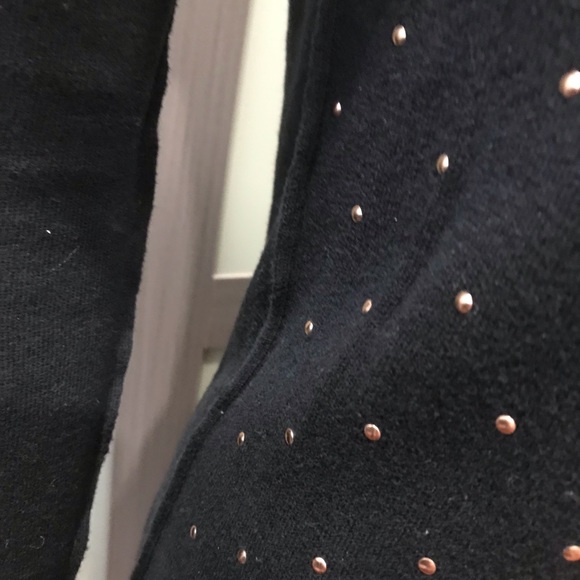 Black studded sweater, by Volcom - Picture 4 of 6